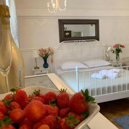 Mama's And Papa's Luxury Pensión 4*