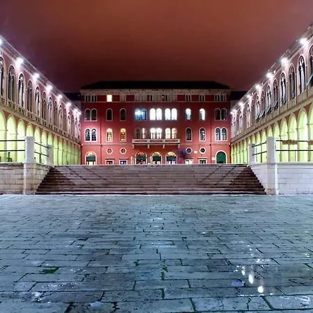 Mama's And Papa's Luxury