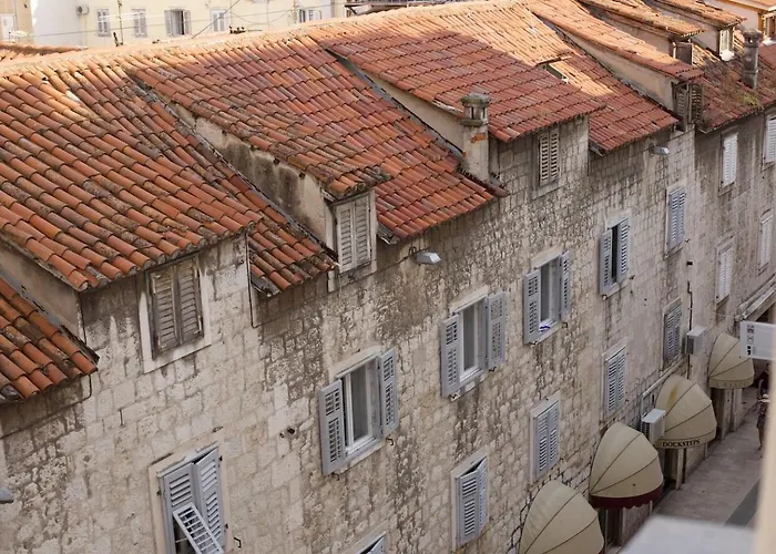 Mama's And Papa's Luxury