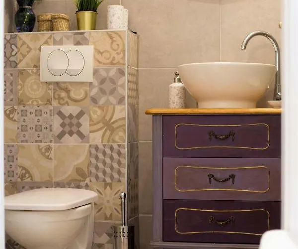 Mama's And Papa's Luxury